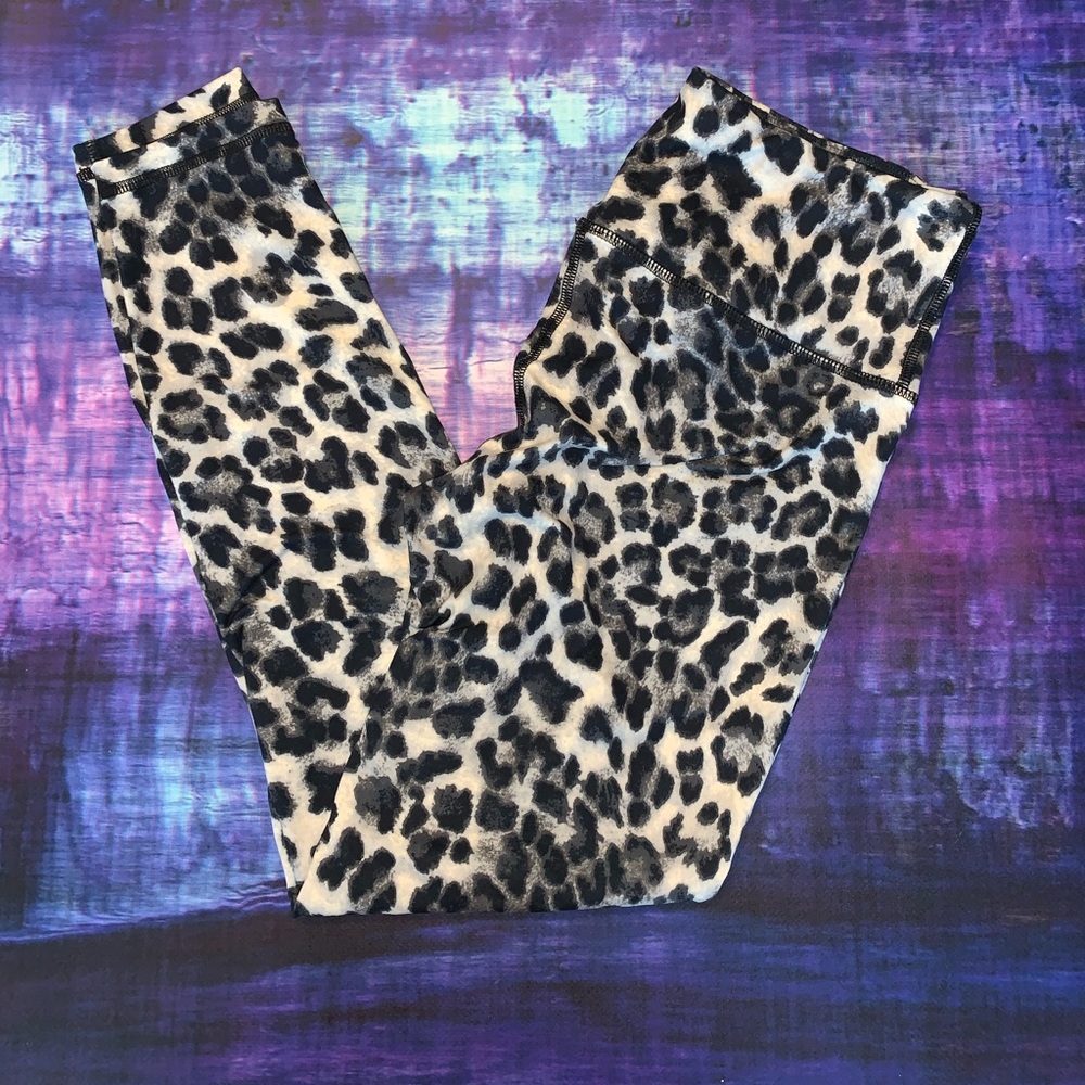 Gray/black leopard print butter leggings